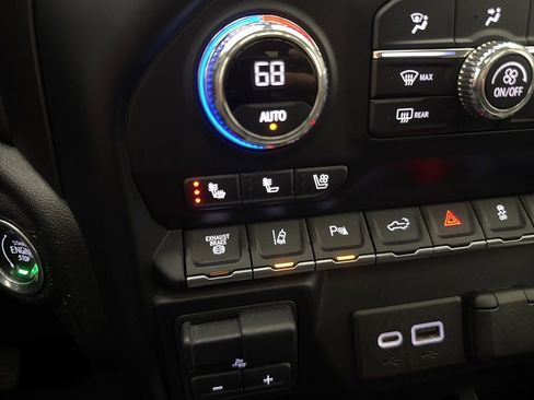 Used 2021 GMC Sierra 2500 AT4 w/ AT4 Premium Plus Package AWD/4WD image 48