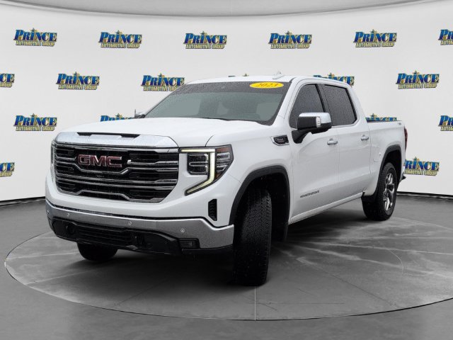Used 2023 GMC Sierra 1500 SLT w/ SLT Premium Plus Package AWD/4WD image 13