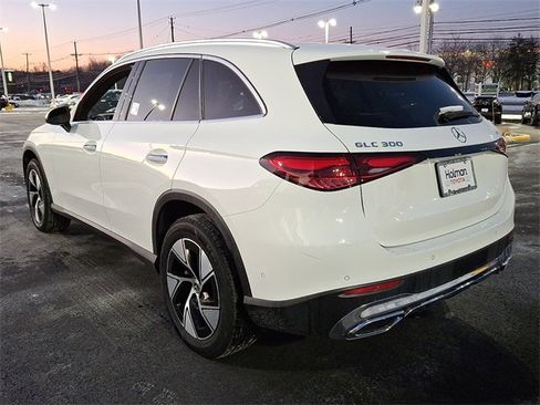 Used 2023 Mercedes-Benz GLC 300 4MATIC image 5