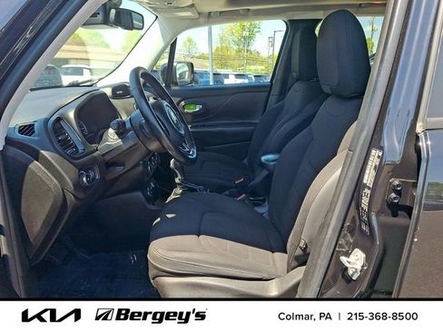 Used 2016 Jeep Renegade Latitude AWD/4WD image 15