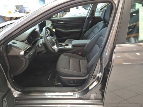 New 2025 Nissan Altima 2.5 SV w/ SV Special Edition Package image 15