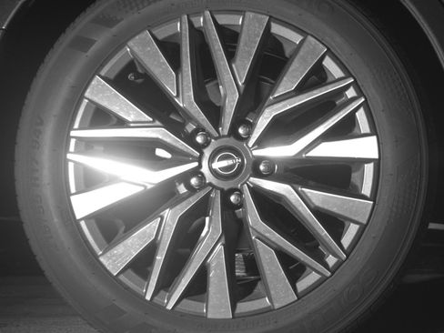 Used 2025 Nissan Altima 2.5 SV FWD image 18