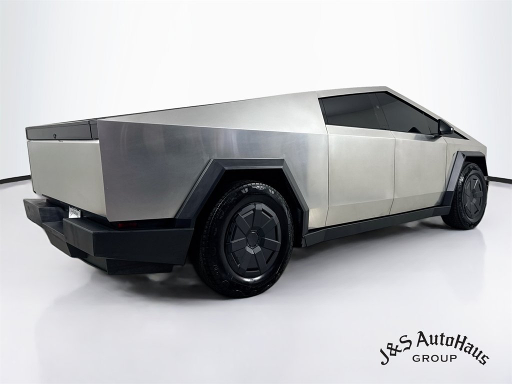 Used 2024 Tesla Cybertruck AWD Crew Cab image 7