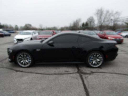 Used 2024 Ford Mustang GT Premium RWD image 4
