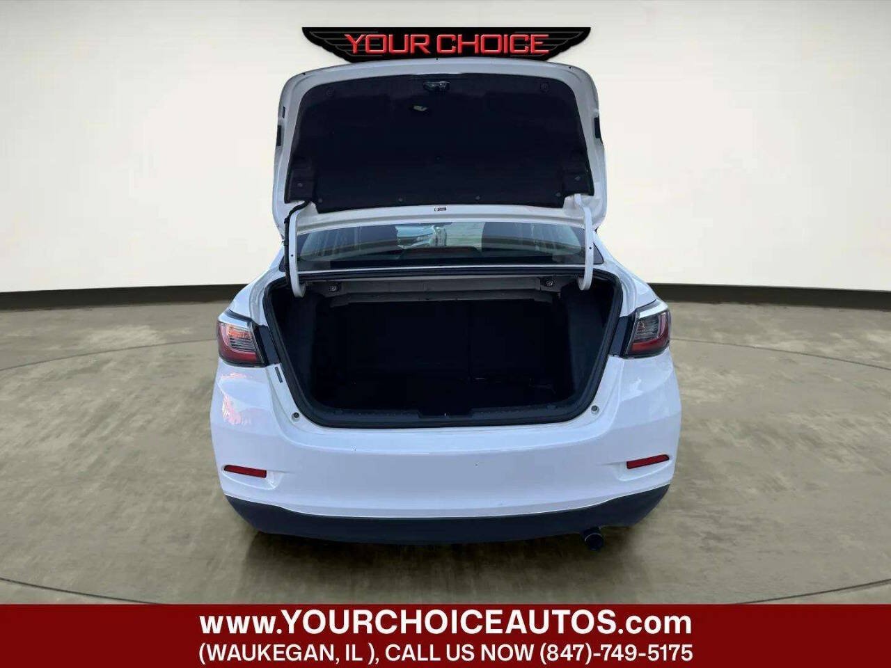 Used 2019 Toyota Yaris LE FWD image 14