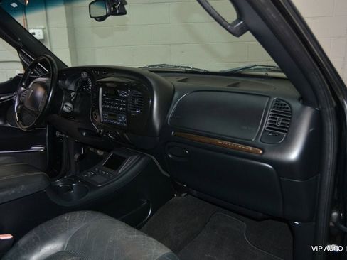 Used 2002 Lincoln Blackwood image 12