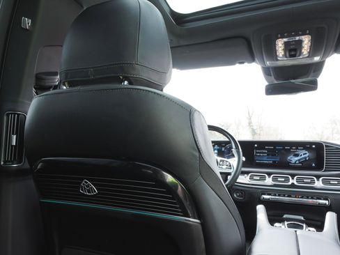 Used 2023 Mercedes-Benz Maybach GLS 600 4MATIC image 46