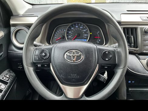 Used 2014 Toyota RAV4 XLE FWD image 3