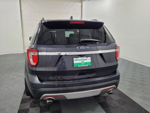 Used 2017 Ford Explorer XLT w/ Equipment Group 202A AWD/4WD image 6