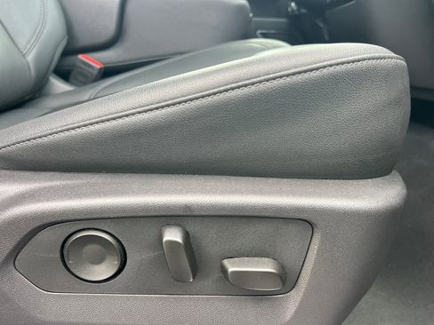 Used 2024 GMC Sierra 1500 SLT image 23