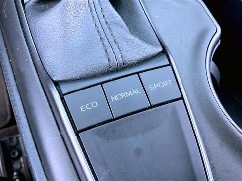 Used 2024 Toyota Camry SE image 33