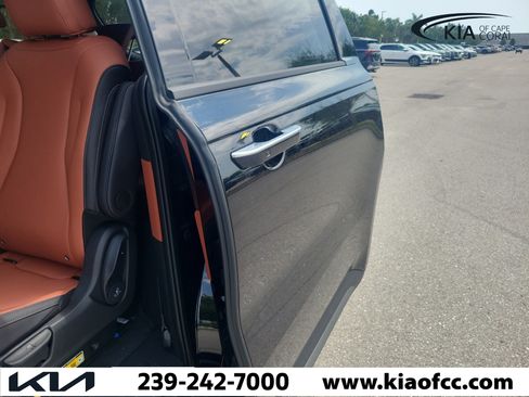 New 2026 Kia Carnival SX FWD image 10