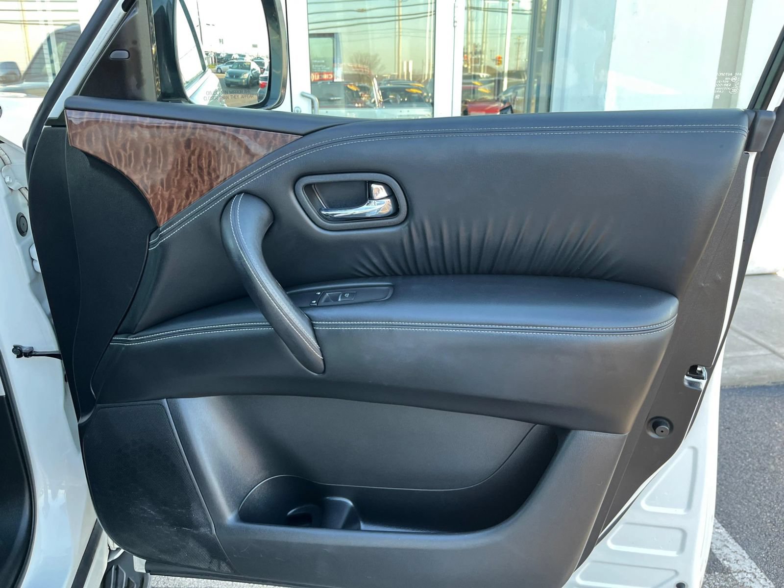 Used 2017 Nissan Armada Platinum AWD/4WD image 43