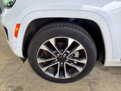 Used 2025 Jeep Grand Cherokee Overland w/ Trailer Tow Package AWD/4WD image 80