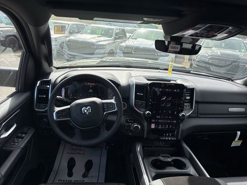New 2026 RAM 1500 Big Horn AWD/4WD image 13