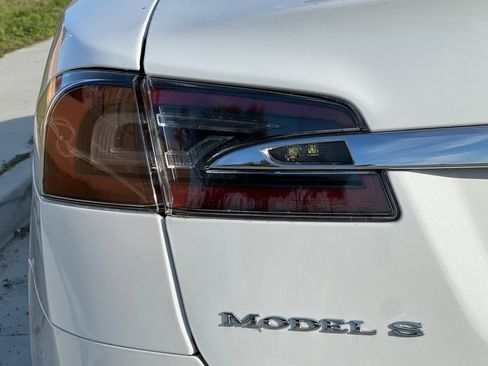 Used 2018 Tesla Model S 100D image 26