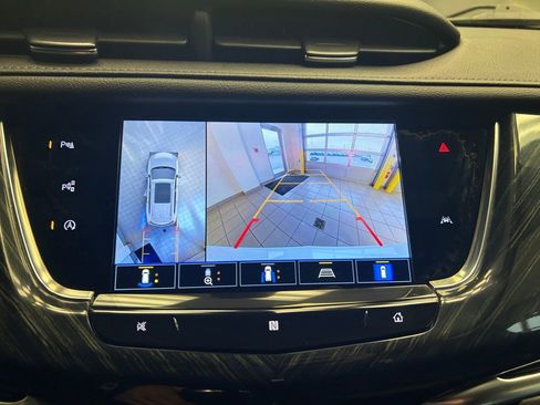 Used 2021 Cadillac XT6 Premium Luxury image 16