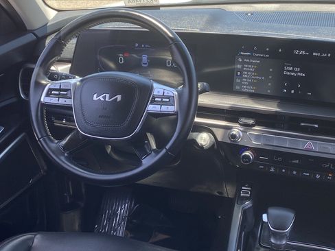 Used 2023 Kia Telluride S FWD image 13