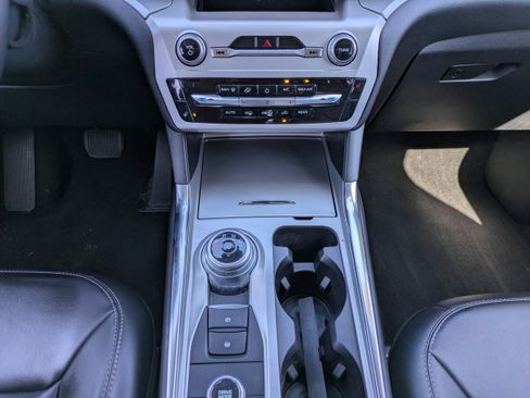 Certified 2022 Ford Explorer XLT w/ Equipment Group 202A image 18