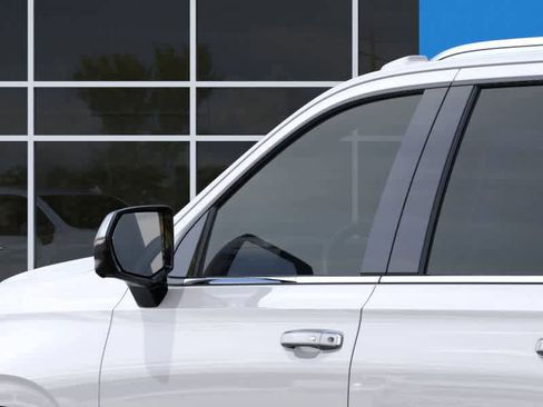 New 2025 Chevrolet Suburban Premier image 12