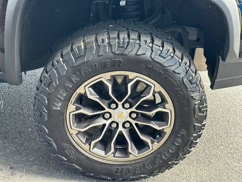 Used 2022 Chevrolet Colorado ZR2 AWD/4WD image 13