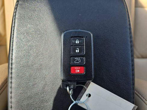 Used 2015 Toyota RAV4 Limited w/ Technology Package AWD/4WD image 27