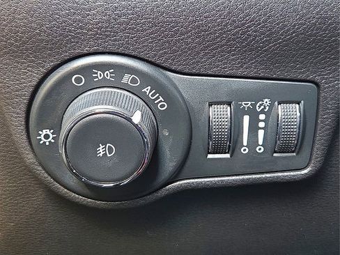 Used 2024 Jeep Compass Latitude image 22