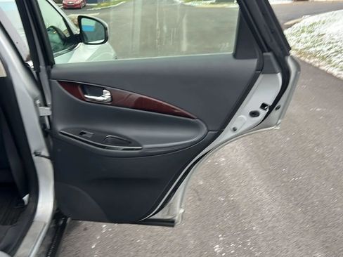 Used 2012 INFINITI EX35 Journey image 16