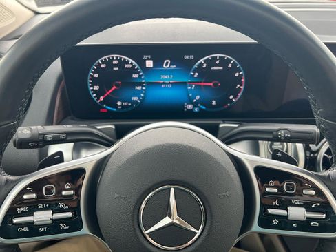Used 2022 Mercedes-Benz GLB 250 4MATIC image 21
