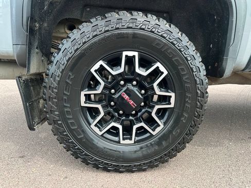 Used 2025 GMC Sierra 2500 AT4X AWD/4WD image 39