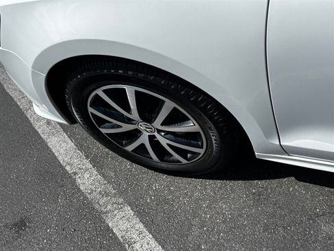 Used 2017 Volkswagen Jetta SE FWD image 14