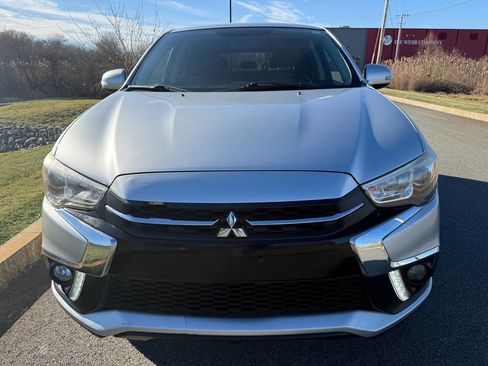 Used 2018 Mitsubishi Outlander Sport SE image 2