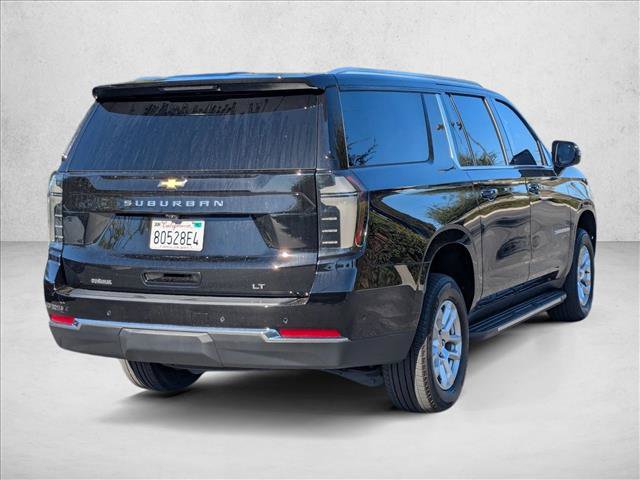 Used 2025 Chevrolet Suburban LT w/ Comfort Package RWD image 5