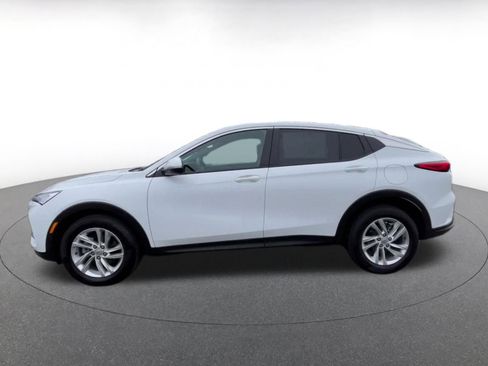 Used 2025 Buick Envista Preferred image 9