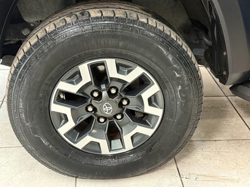 Used 2016 Toyota Tacoma TRD Off-Road w/ Towing Package image 37