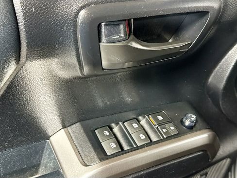 Used 2022 Toyota Tacoma Limited AWD/4WD image 19