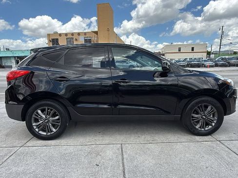 Used 2015 Hyundai Tucson GLS w/ Option Group 02 FWD image 15