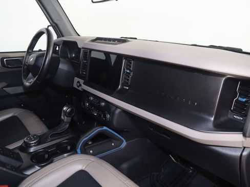 Used 2023 Ford Bronco Wildtrak AWD/4WD image 35