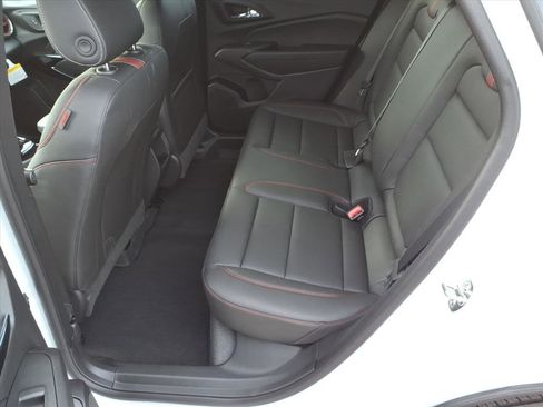 New 2026 Chevrolet Trax RS w/ Sunroof Package image 9