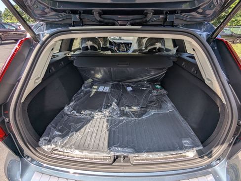 New 2026 Volvo V60 B5 Cross Country Plus w/ Protection Package Premier image 20