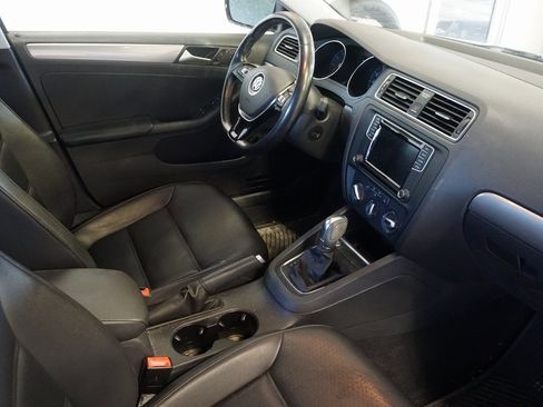Used 2017 Volkswagen Jetta SE image 23