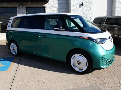 Used 2025 Volkswagen ID. Buzz 1st Edition image 12