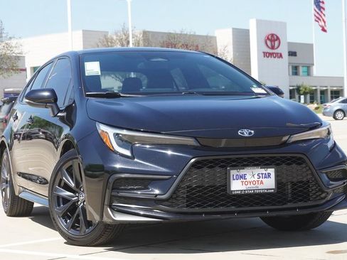 Used 2023 Toyota Corolla SE image 2