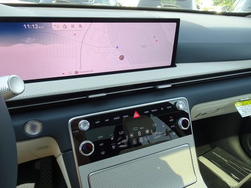 New 2025 Genesis GV80 3.5T Prestige image 17