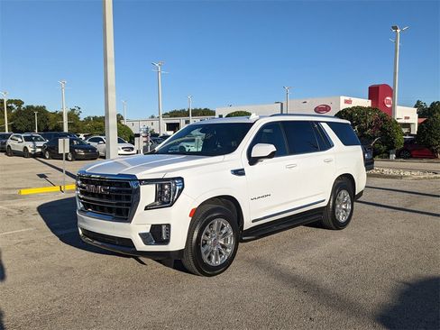 Used 2024 GMC Yukon SLT image 2
