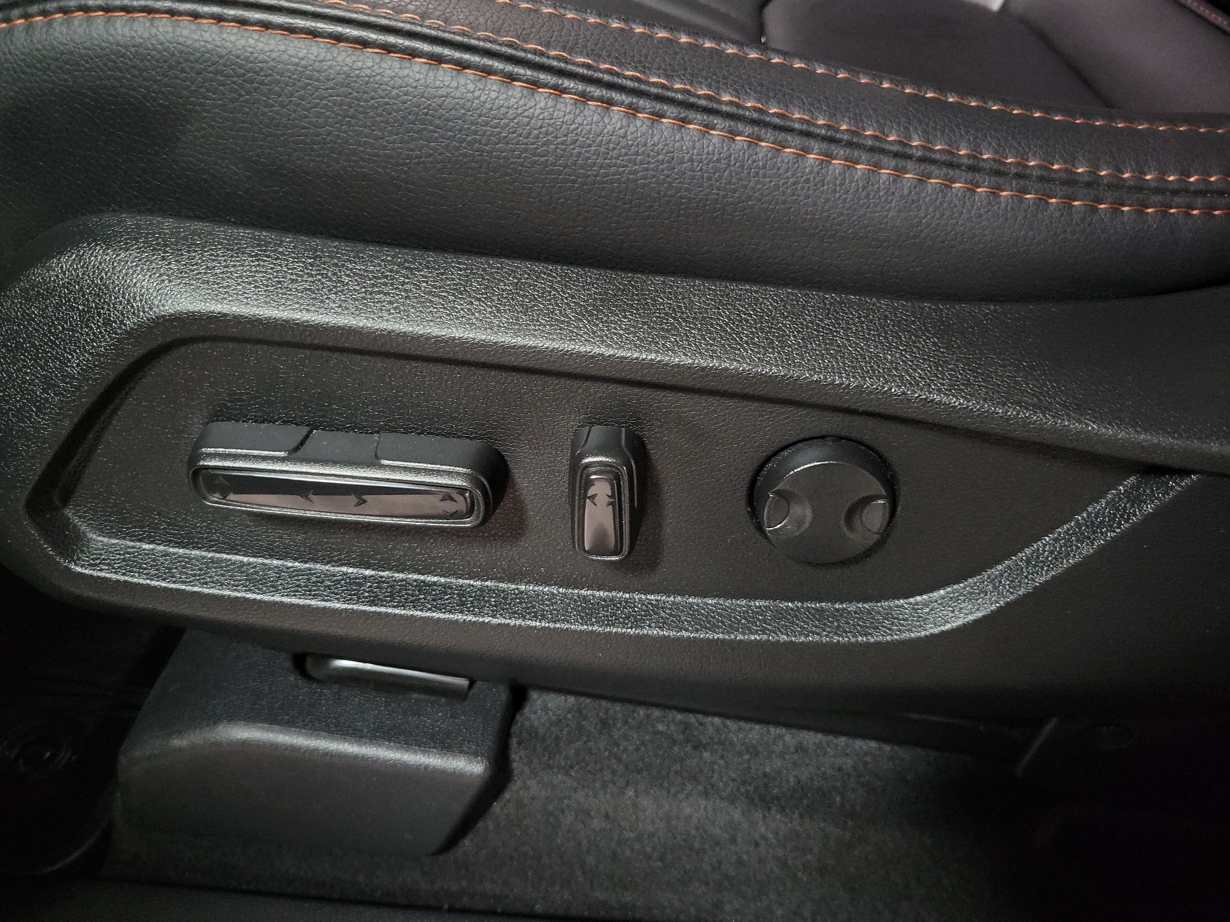 Used 2025 Honda Pilot TrailSport image 29