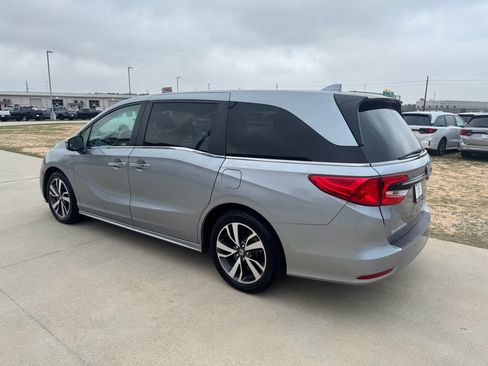 Certified 2021 Honda Odyssey Touring image 6