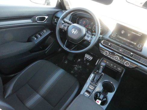 Used 2025 Honda Civic Sport image 9