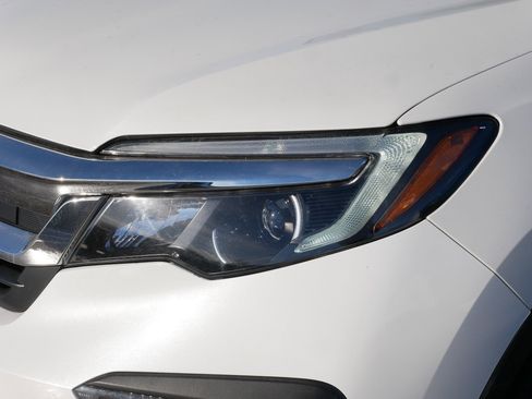 Used 2020 Honda Pilot EX image 16