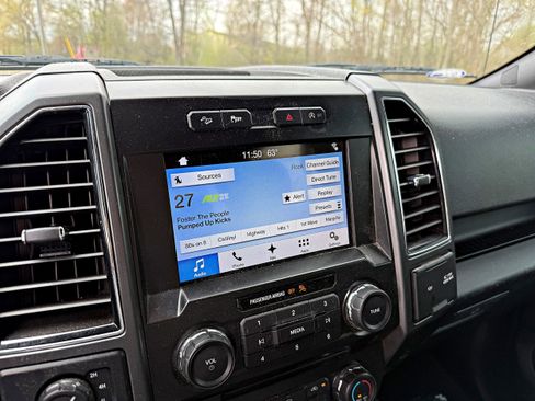 Used 2018 Ford F150 XLT w/ Equipment Group 302A Luxury AWD/4WD image 16